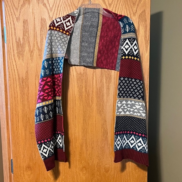 Hollister Colorful Geometric Scarf 🧣 - Picture 1 of 3